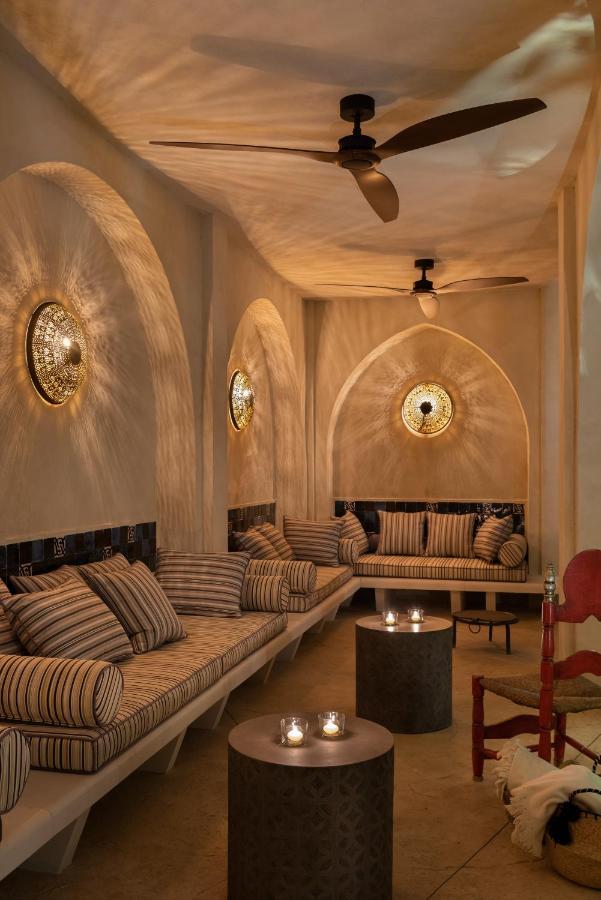 Pajaro Rebelde Bed & Breakfast เซบีญา ภายนอก รูปภาพ