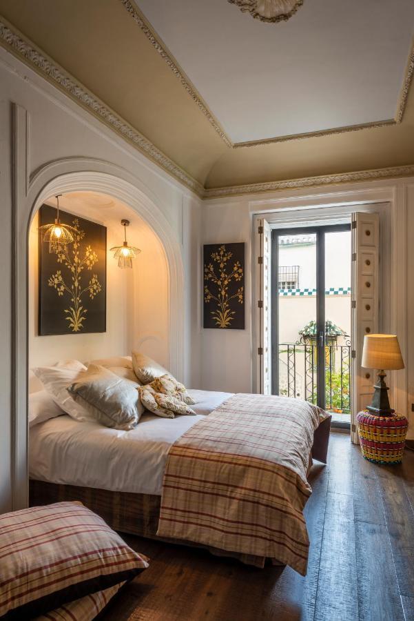 Pajaro Rebelde Bed & Breakfast เซบีญา ภายนอก รูปภาพ