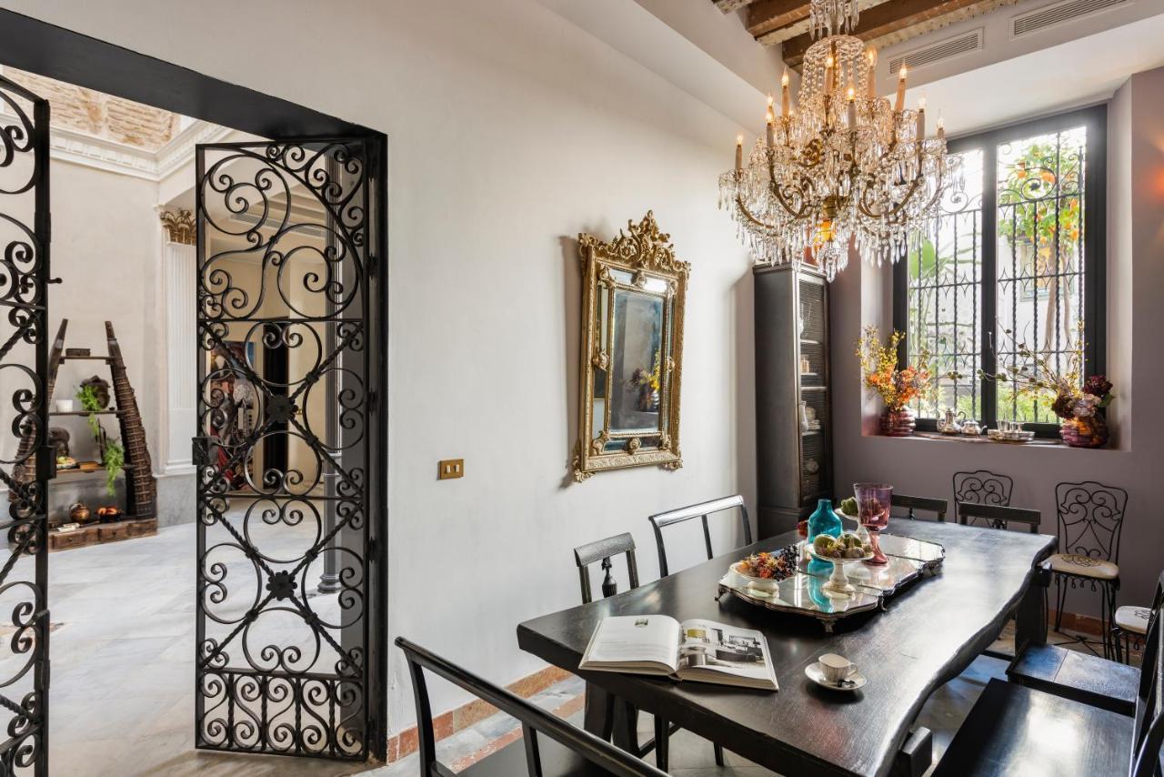 Pajaro Rebelde Bed & Breakfast เซบีญา ภายนอก รูปภาพ