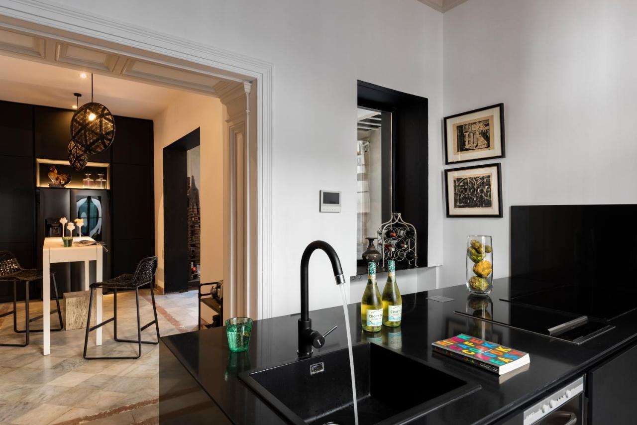 Pajaro Rebelde Bed & Breakfast เซบีญา ภายนอก รูปภาพ