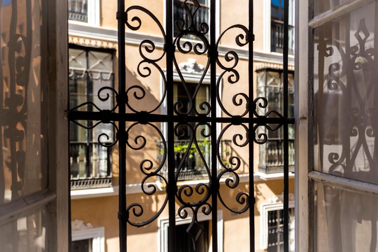 Pajaro Rebelde Bed & Breakfast เซบีญา ภายนอก รูปภาพ