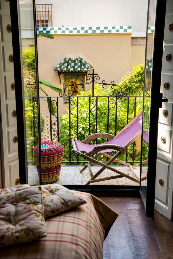 Pajaro Rebelde Bed & Breakfast เซบีญา ภายนอก รูปภาพ
