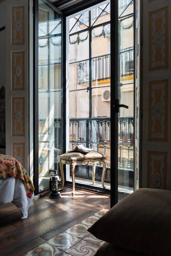 Pajaro Rebelde Bed & Breakfast เซบีญา ภายนอก รูปภาพ