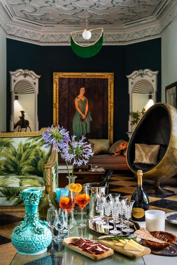 Pajaro Rebelde Bed & Breakfast เซบีญา ภายนอก รูปภาพ